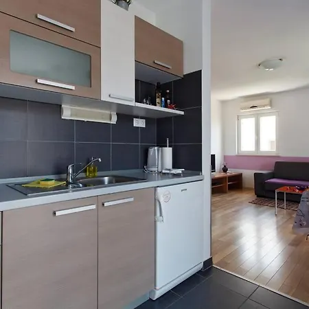 Komforan 2+2 Apartment Hvar Town